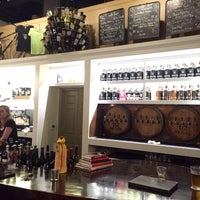 Foto scattata a Grapevine Wine Shop / Wine Bar - Riverwalk da Theresa C. il 7/2/2016