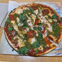 Foto diambil di Blaze Pizza oleh Frank A. pada 1/16/2024