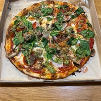 Foto tirada no(a) Blaze Pizza por Frank A. em 12/19/2022