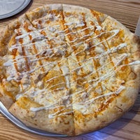Foto diambil di Mo&amp;#39;s Pizza oleh Frank A. pada 1/17/2023