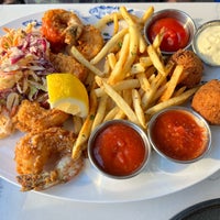Foto diambil di Plank Seafood Provisions oleh Frank A. pada 5/28/2023
