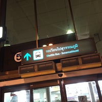 Photo taken at Donmueang International Airport Shuttle Bus by Eli L. on 10/5/2015