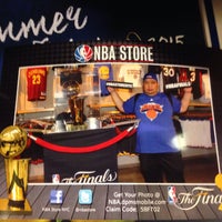 Снимок сделан в NBA Store пользователем Ed 6/8/2015