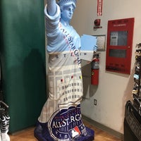 Photo taken at Modell&amp;#39;s Sporting Goods by Ed on 5/23/2017