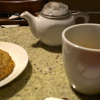 Foto scattata a Peet&#39;s Coffee &amp; Tea da Gabriela D. il 10/22/2012