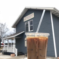 3/24/2018 tarihinde Jennifer B.ziyaretçi tarafından Lakeshore Coffee &amp;amp; Specialties'de çekilen fotoğraf
