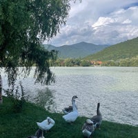 Foto tirada no(a) Lopota Lake | ლოპოტას ტბა por FR. em 9/7/2023