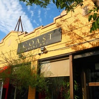 Foto tirada no(a) Coast Sushi Bar por Coast Sushi Bar em 5/10/2016