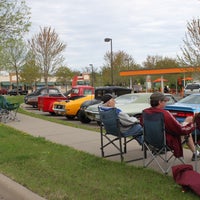 Photo taken at A&amp;amp;W Inver Grove Heights by Les J. on 4/13/2019