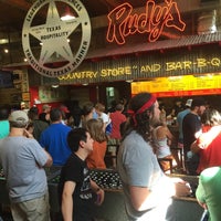 Photo taken at Rudy&amp;#39;s Country Store &amp;amp; Bar-B-Q by Aaron T. on 7/4/2016