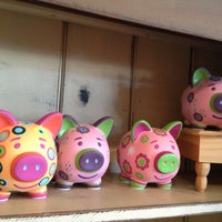 3/17/2013에 Donna Brown @.님이 pink pig에서 찍은 사진