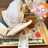 Photo taken at MOS Burger by 夏海しきしん on 9/7/2019