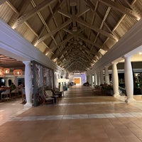 รูปภาพถ่ายที่ Curaçao Marriott Beach Resort &amp;amp; Emerald Casino โดย Hany Y. เมื่อ 8/26/2022
