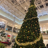 Photo taken at Staten Island Mall by Hany Y. on 12/14/2022