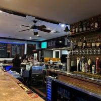 รูปภาพถ่ายที่ Suspenders Restaurant &amp;amp; Pub โดย Léo R. เมื่อ 9/4/2022