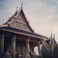 Photo taken at Wat Sai Floating Market by Jules P. on 7/31/2016