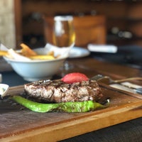 Photo taken at Özgür Şef Steakhouse by Emre K. on 7/22/2019