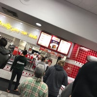 Photo taken at In-N-Out Burger by Chris S. on 2/20/2017