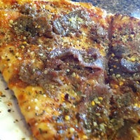 Снимок сделан в Ray&amp;#39;s Pizza пользователем Terre C. 12/26/2012