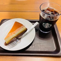 Photo taken at Starbucks by Taiki Y. on 6/30/2023