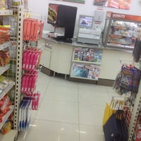 Photo taken at 7-Eleven by Clarita N. on 10/27/2012