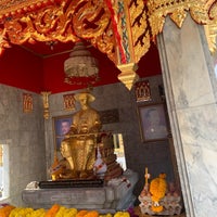 Photo taken at Somdet Phra Bawornrajchao Maha Sura Singhanat Monument by 💃Natty A. on 1/1/2022