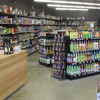 Das Foto wurde bei Progress Liquor Store von Progress Liquor Store am 5/13/2016 aufgenommen