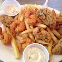 Photo taken at Capitan Seafood Kitchen by Jennifer 💃🏽 on 9/21/2014