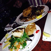 รูปภาพถ่ายที่ Blue Water Seafood โดย Joanna เมื่อ 12/20/2013