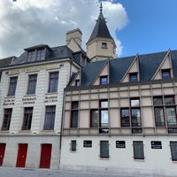 Photo taken at Hôtel de Bourgtheroulde (Autograph Collection) by Dennis M. on 6/6/2019