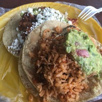 10/1/2016 tarihinde Bernardo N.ziyaretçi tarafından Tacos Gus'de çekilen fotoğraf