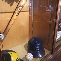 Das Foto wurde bei San Diego Hall of Champions Sports Museum von CherBear am 10/22/2016 aufgenommen