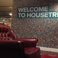 Foto tirada no(a) HouseTrip HQ por Kirsten A. em 12/13/2012