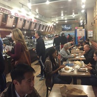 Foto tirada no(a) Long Island Bagel Cafe por Carolina M. em 11/1/2015