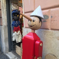 2/4/2018 tarihinde Hillyziyaretçi tarafından Pinocchio Toys Roma'de çekilen fotoğraf