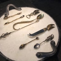 5/5/2018 tarihinde Amy W.ziyaretçi tarafından 242 Grand Jewelry'de çekilen fotoğraf