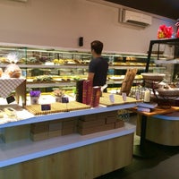 2/10/2017에 Hoay S.님이 Love A Loaf Bakery &amp;amp; Café에서 찍은 사진