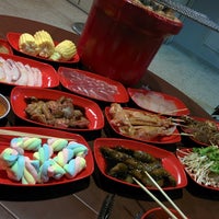 รูปภาพถ่ายที่ Nation&amp;#39;s Barbecue 全民炭烤店 โดย JingMing S. เมื่อ 1/9/2014