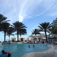 รูปภาพถ่ายที่ Hilton Fort Lauderdale Beach Resort โดย Ryan G. เมื่อ 4/19/2013