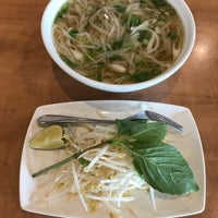9/13/2017にSam S.がLac Vien Vietnamese Restaurant - Mississaugaで撮った写真
