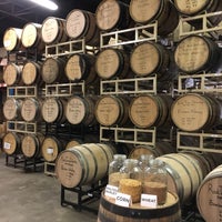Foto scattata a Rock Town Distillery da LadyJupiter.com il 5/18/2017