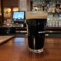 Foto diambil di Cregeen&amp;#39;s Irish Pub oleh LadyJupiter.com pada 5/6/2022