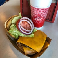 Foto tirada no(a) Hat Creek Burger Co. por Jimmy H. em 1/12/2019