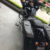 Photo taken at Harley-Davidson of Singapore (Showroom) by A💆🏻‍♀️ on 7/13/2018