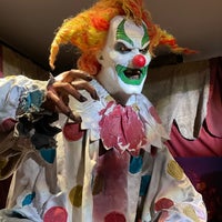 Photo taken at Universal&amp;#39;s Horror Make-Up Show by Michelle Y. on 12/17/2022