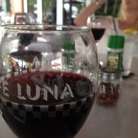 9/15/2012 tarihinde Kristin C.ziyaretçi tarafından Cafe Luna Liberty Plaza'de çekilen fotoğraf