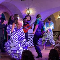 รูปภาพถ่ายที่ Tablao Flamenco Cordobés โดย MiMi🇸🇦 เมื่อ 8/24/2022
