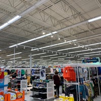 Foto tirada no(a) Walmart Supercentre por Fae em 9/5/2021