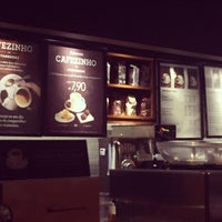 Photo taken at Starbucks by Léo Cunha on 7/2/2015
