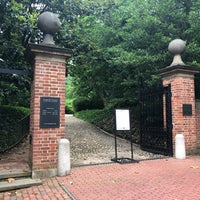 6/10/2018 tarihinde Trevor W.ziyaretçi tarafından Tudor Place Historic House and Garden'de çekilen fotoğraf